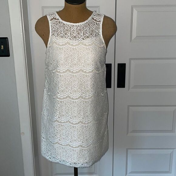 Ivory and cream lace dress size medium - Picture 1 of 7